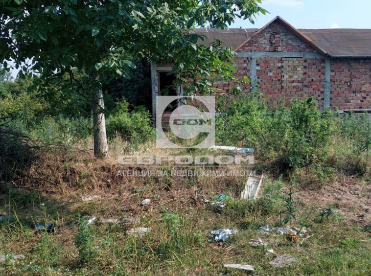 Парцел с производствени сгради в с. Ягода - 0
