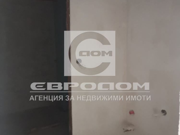 Нов, 3- стаен апартамент в района до ОРБ - 0