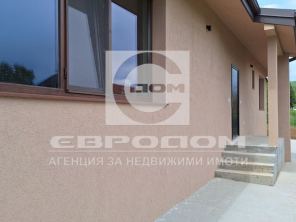 Нова монолитна къща с три спални в село Борилово - 0