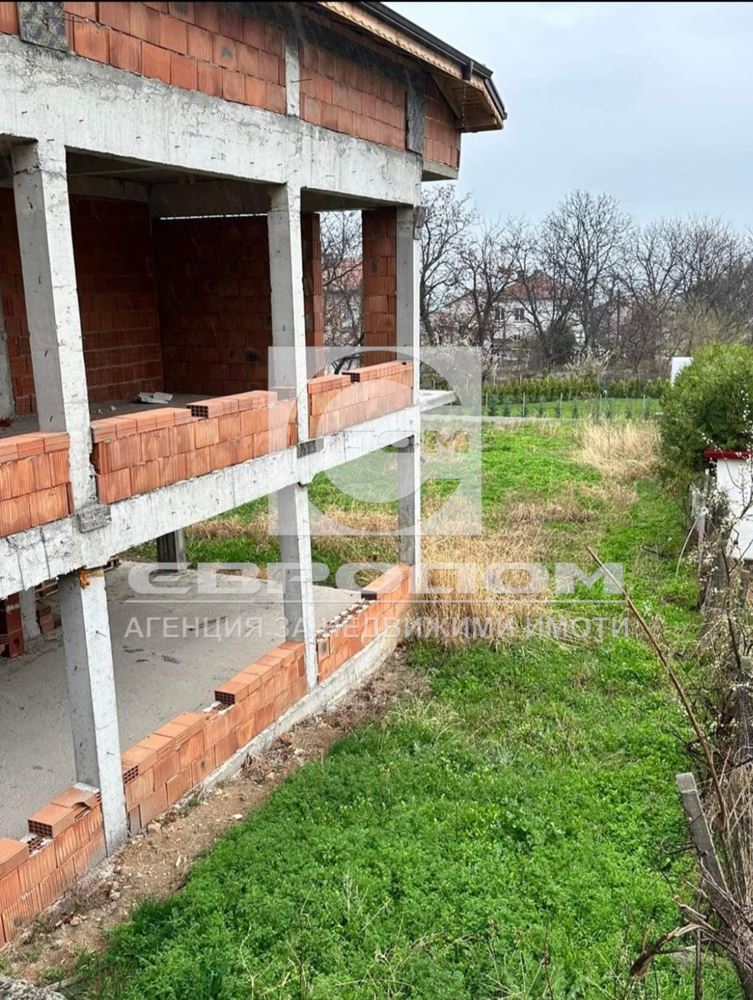 Нова двуетажна къща в село Богомилово - 0