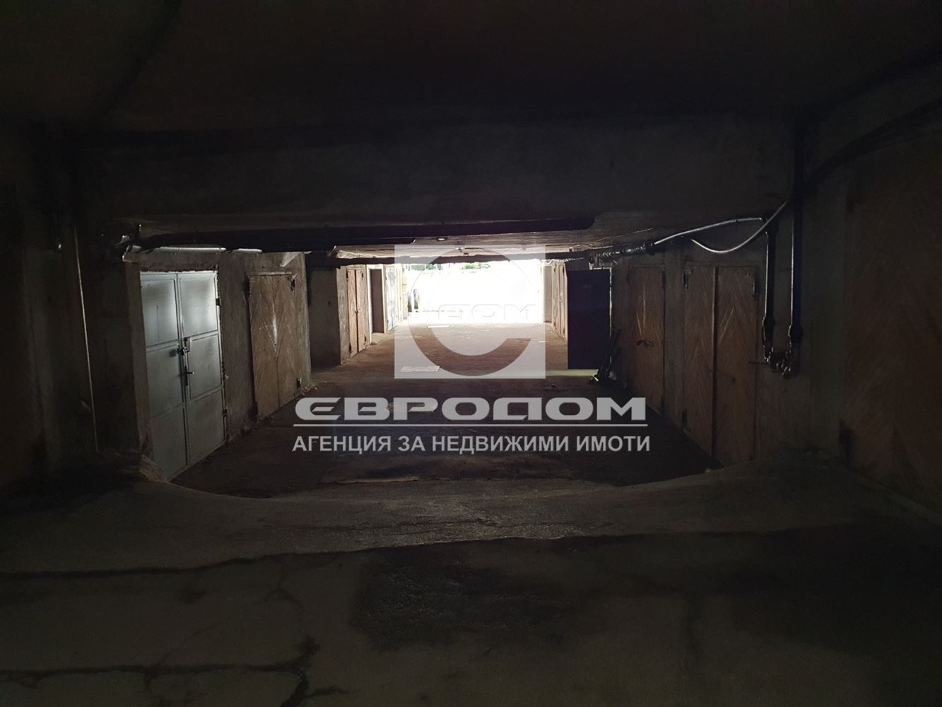 Гараж под наем в района на Ремиза - 0