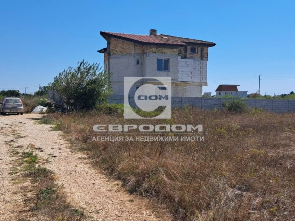 Продавам парцел в регулацията на СО Топола, общ. Каварна - 0
