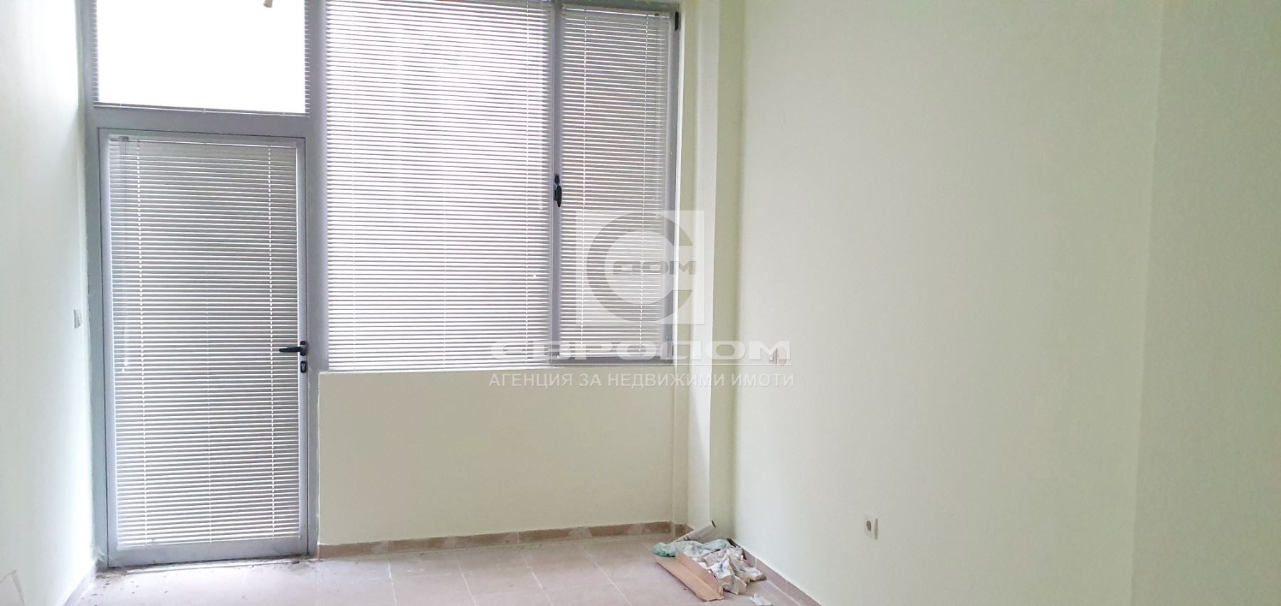 Партерно помещение със статут на МАГАЗИН - 0