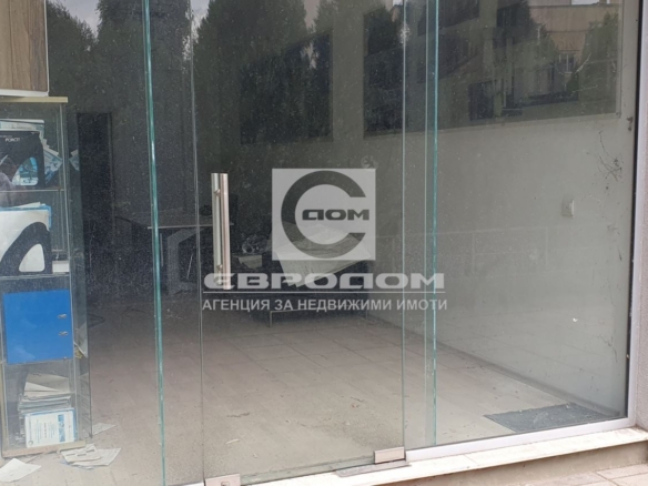 Продавам търговско помещение със статут на АПТЕКА - 0