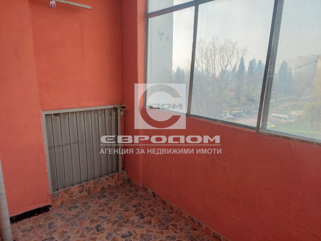 Двустаен апартамент с отлична локация в широк център – до Станционна градина - 0