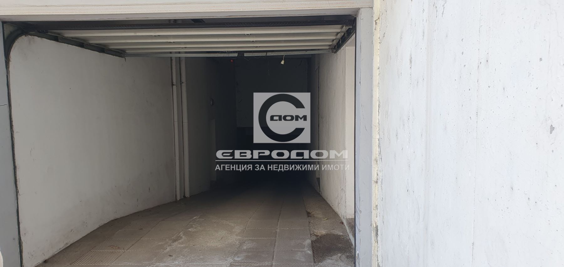 Продавам ПАРКОМЕСТА, разположени в сутерена на жилищна сграда - 0