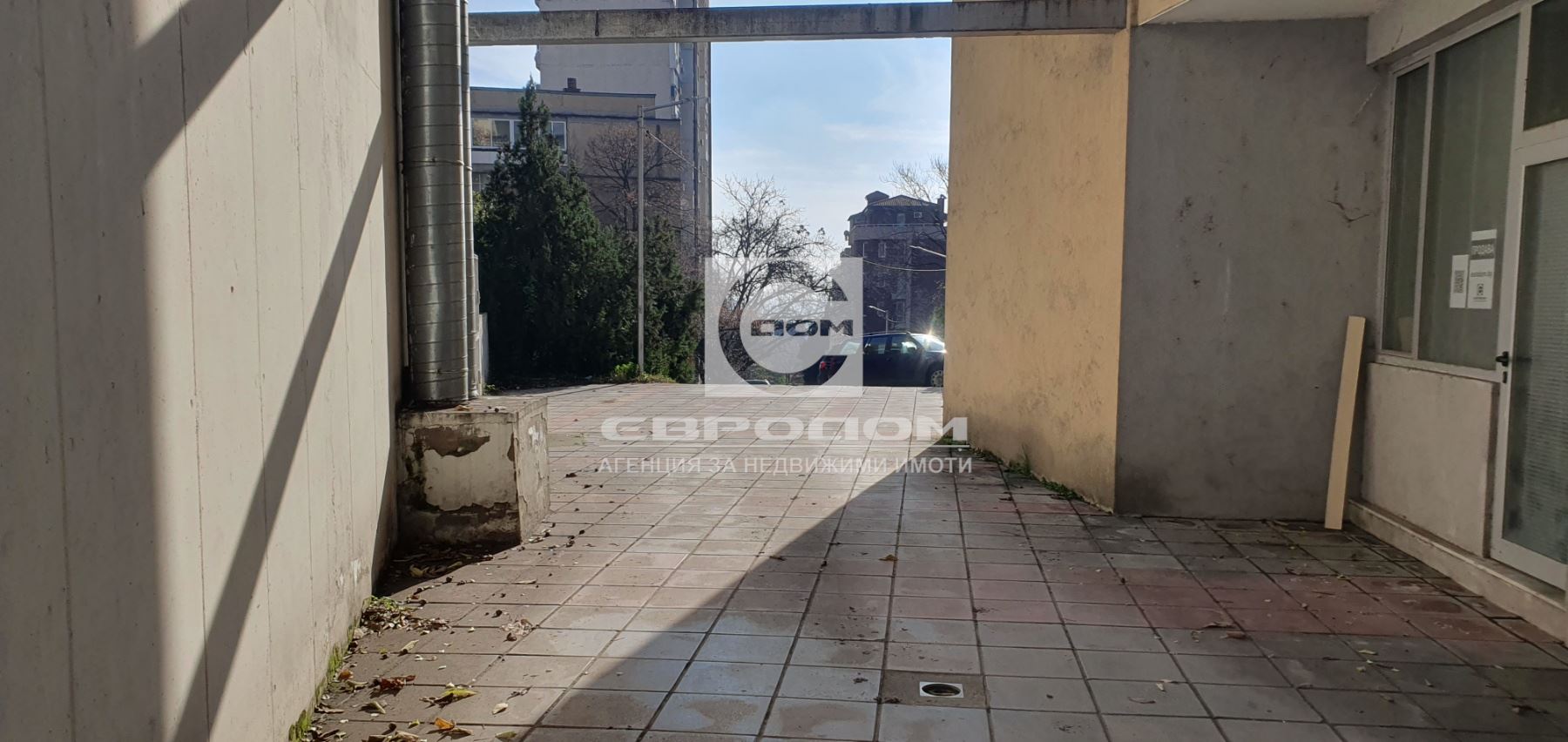 Продавам ПАРКОМЕСТА, разположени в сутерена на жилищна сграда - 0