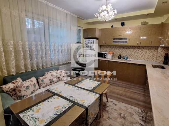 Изискан апартамент с две спални и газово отопление - 0