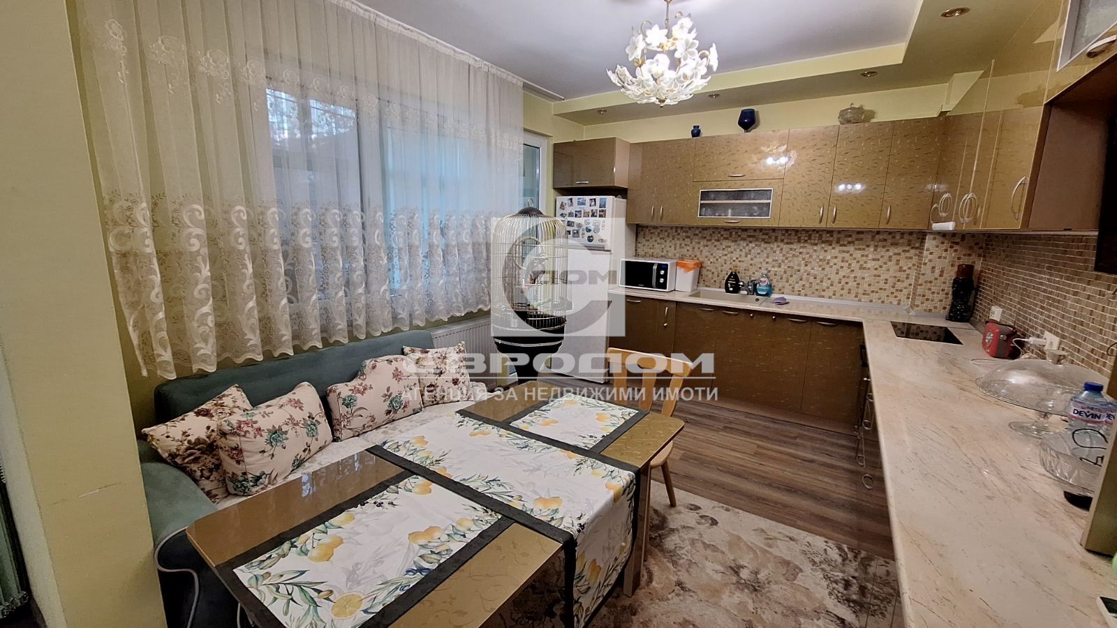 Изискан апартамент с две спални и газово отопление-0 Изискан апартамент с две спални и газово отопление - 0