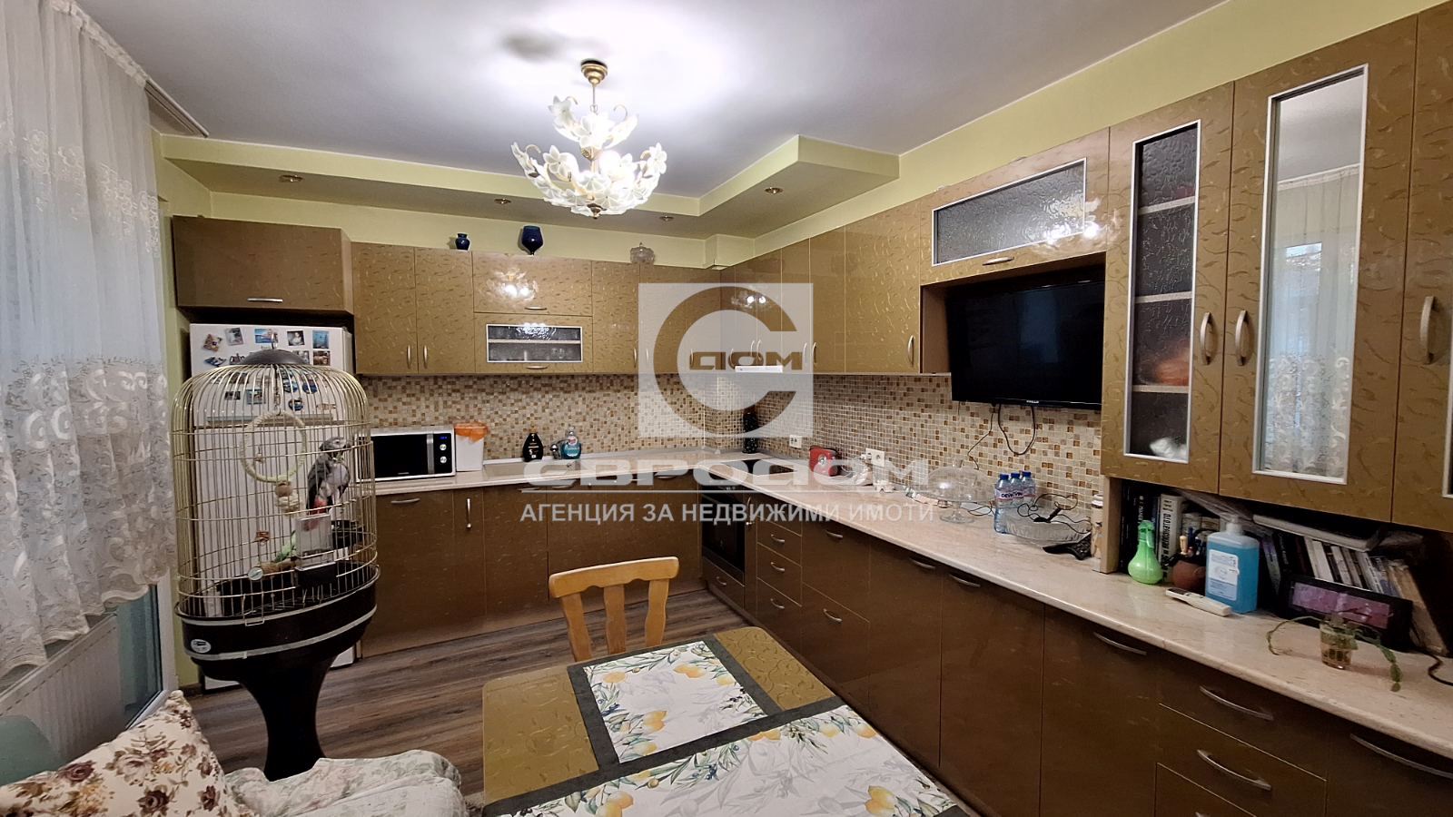 Изискан апартамент с две спални и газово отопление-0 Изискан апартамент с две спални и газово отопление - 0