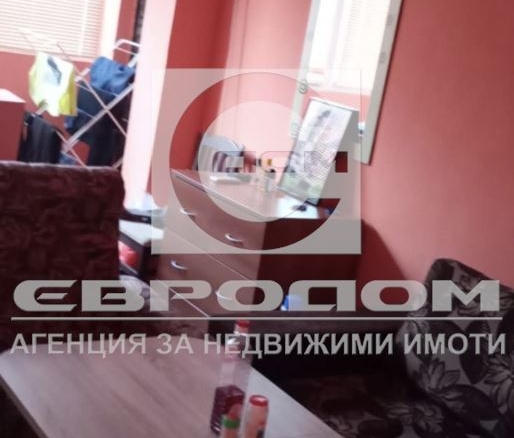 Продавам двустаен в кв. Три чучура- юг - 0