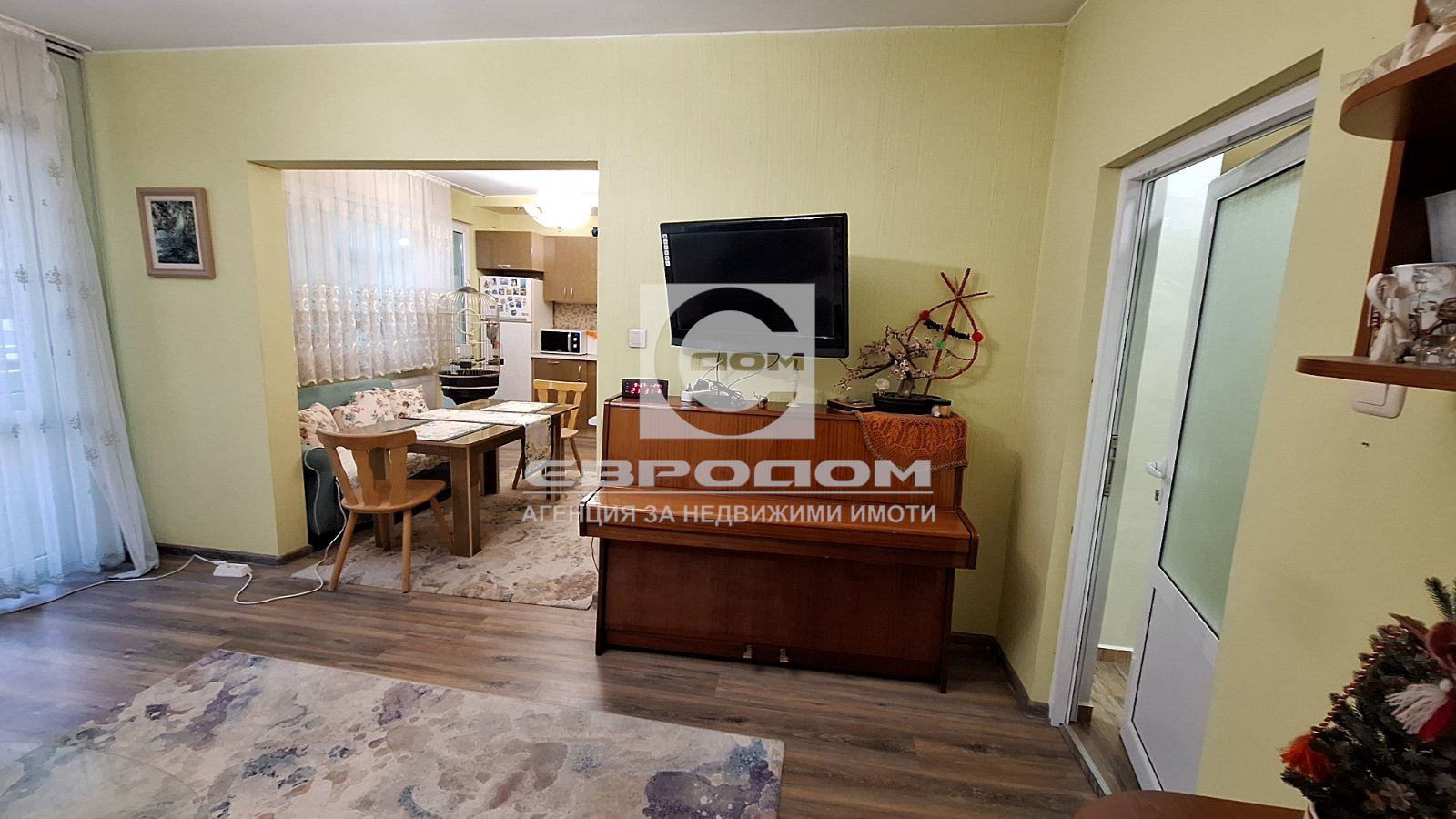 Изискан апартамент с две спални и газово отопление-0 Изискан апартамент с две спални и газово отопление - 0