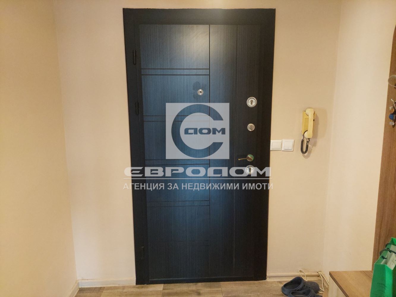 Двустаен апартамент с отлична локация в широк център – до Станционна градина - 0