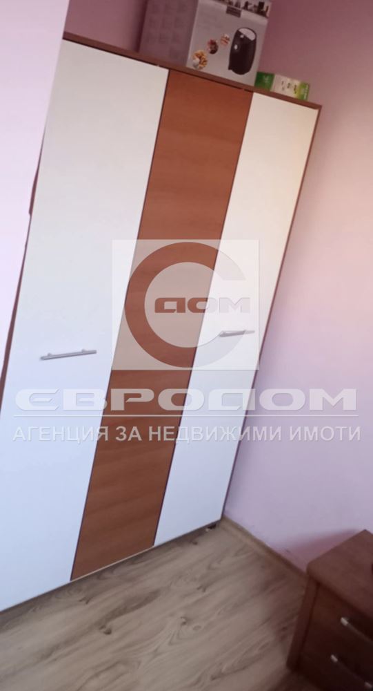 Продавам двустаен в кв. Три чучура- юг - 0