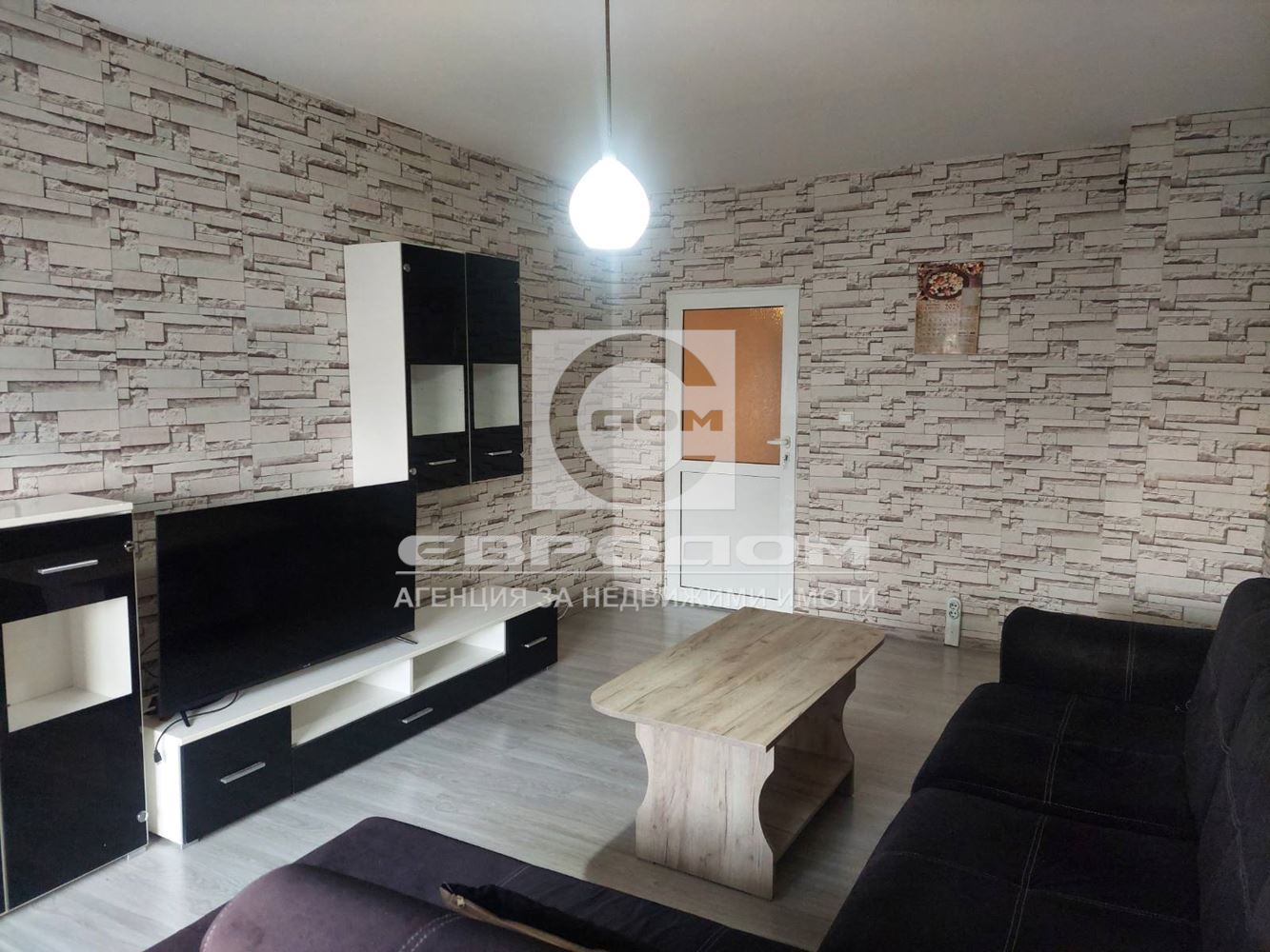 Двустаен апартамент с отлична локация в широк център – до Станционна градина - 0