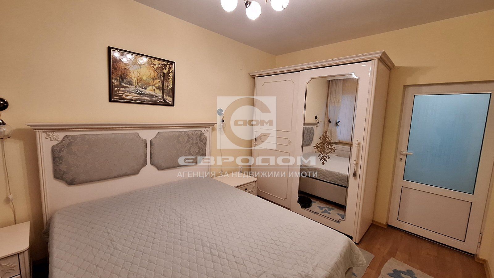 Изискан апартамент с две спални и газово отопление-0 Изискан апартамент с две спални и газово отопление - 0