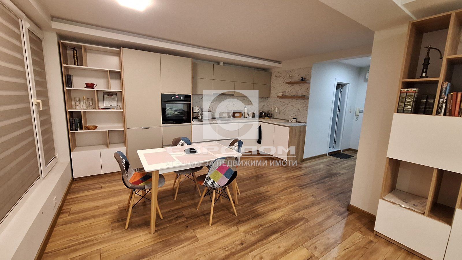 Светъл тристаен дом в сърцето на града – до Телевизионния сервиз - 0