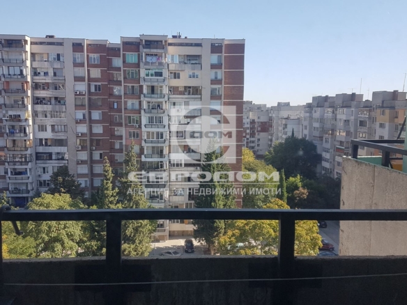 Продавам тристаен с кухня, монолит, кв. Опълченски - 0