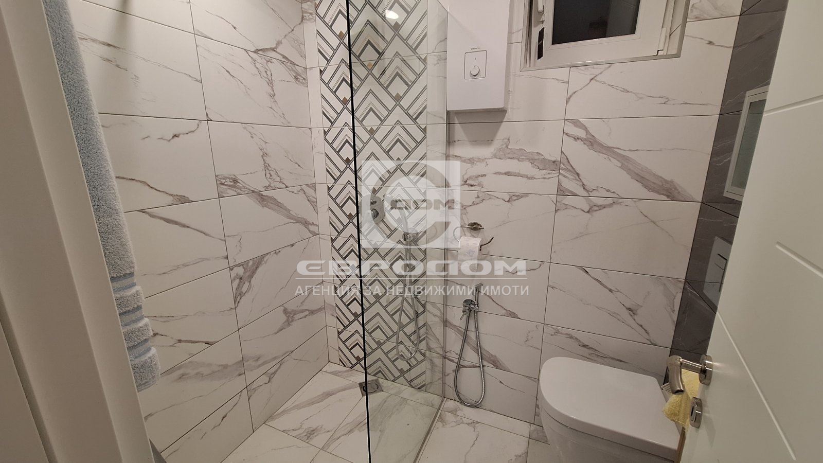 Светъл тристаен дом в сърцето на града – до Телевизионния сервиз - 0