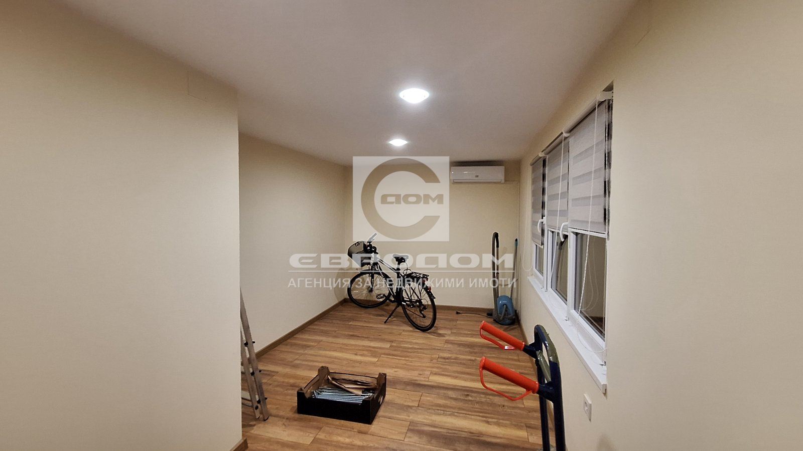 Светъл тристаен дом в сърцето на града – до Телевизионния сервиз - 0