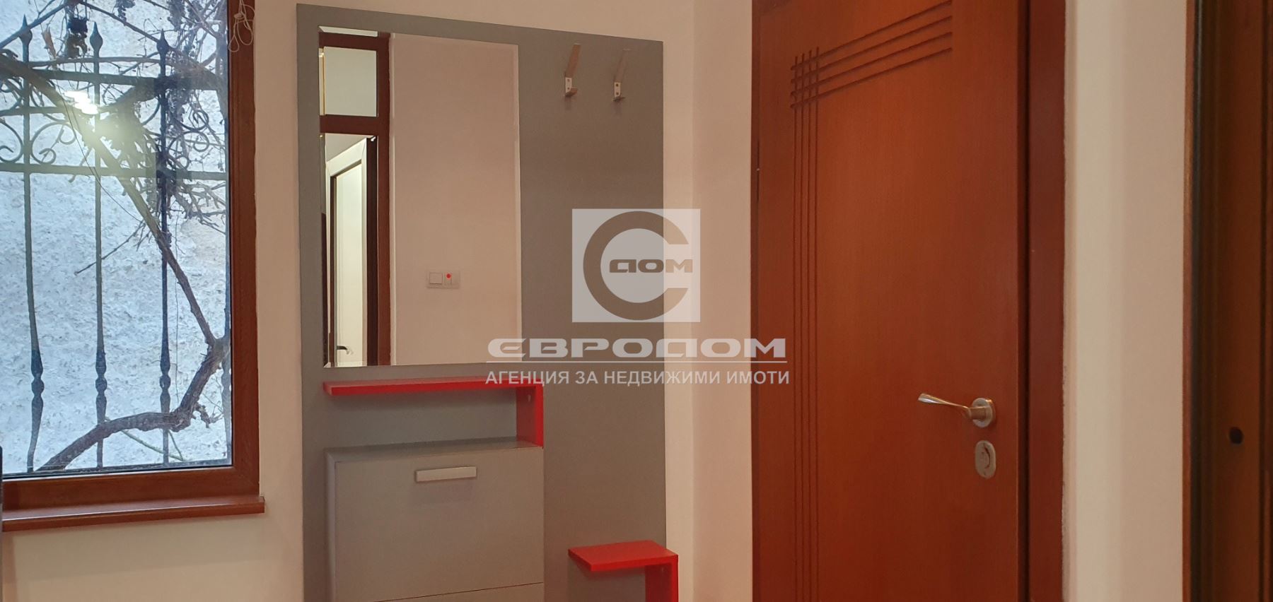 Давам под наем първи етаж от къща в района зад Съда-0 Давам под наем първи етаж от къща в района зад Съда - 0