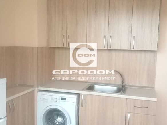 Обновен двустаен апартамент под наем с отлична локация - 0