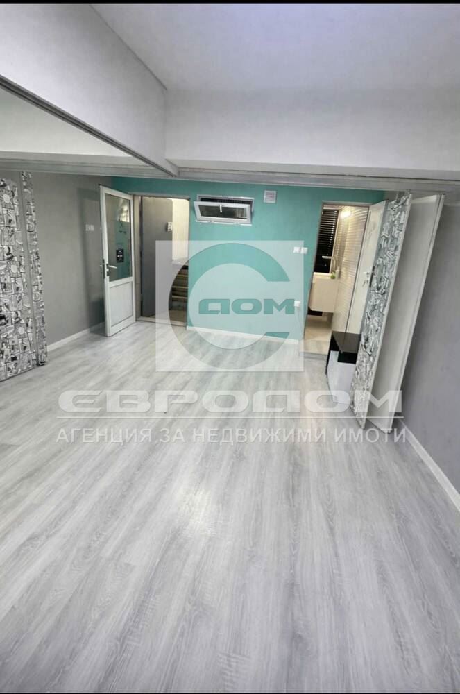 Приземно търговско помещение под наем в центъра на гр. Стара Загора - 0