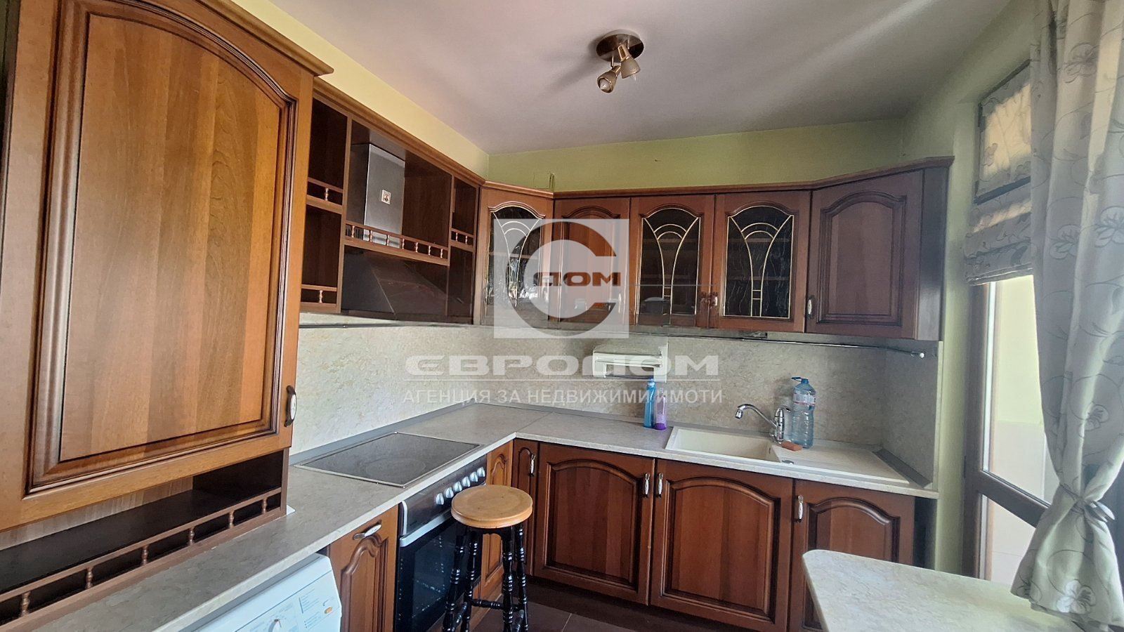 Продавам тристаен апартамент центъра на гр. Стара Загора - 0