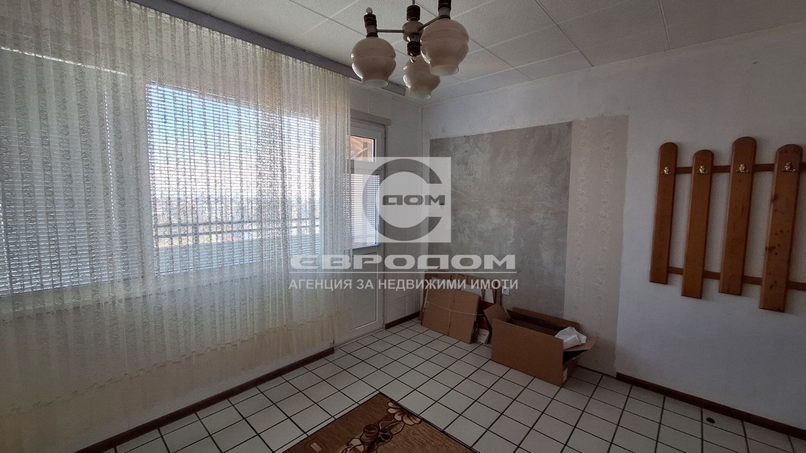 🏢 Просторен апартамент с панорамна гледка – кв. „ Васил Левски “, град Казанлък - 0