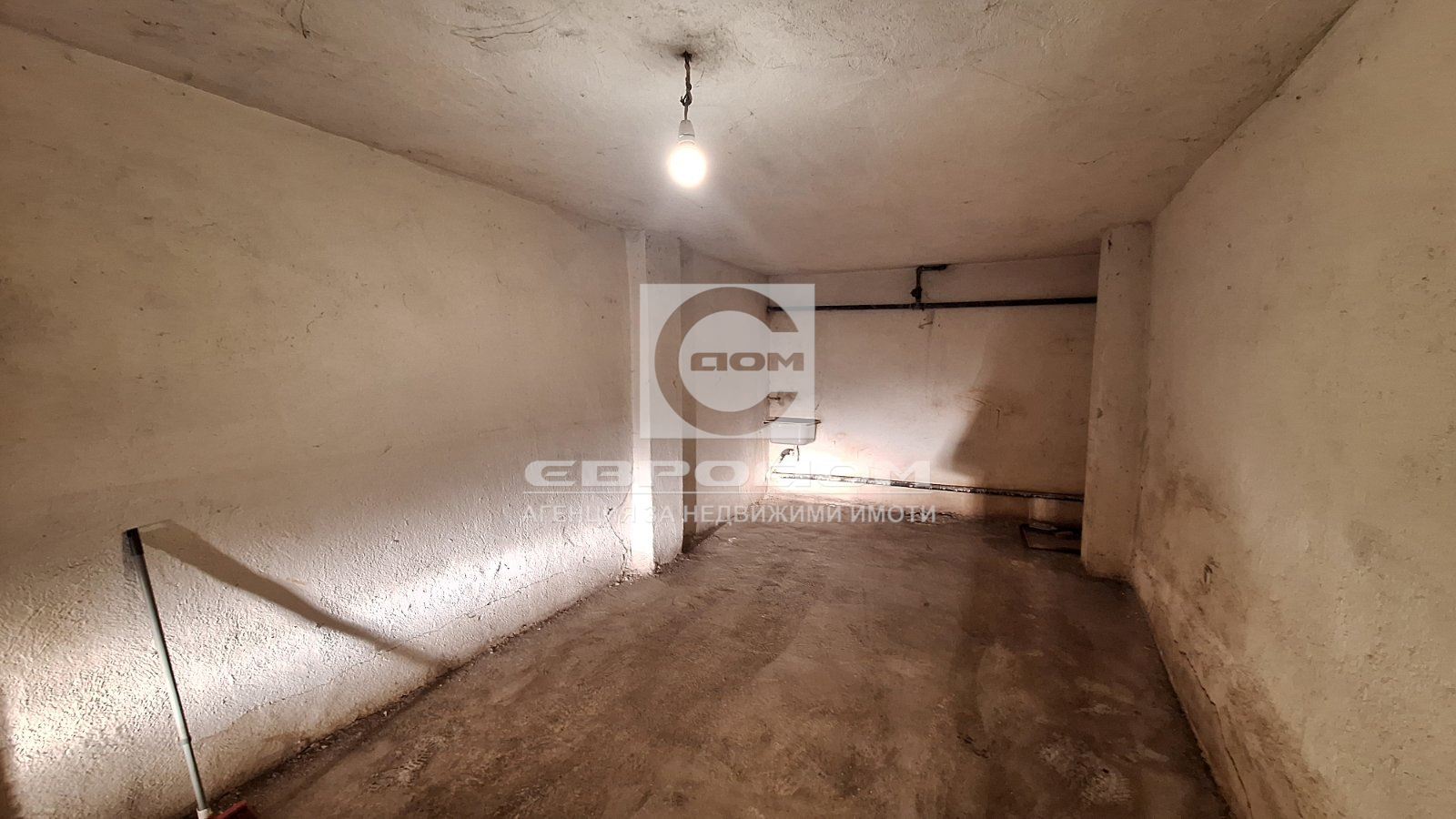 Продавам подземен гараж в кв. Опълченски-0 Продавам подземен гараж в кв. Опълченски - 0