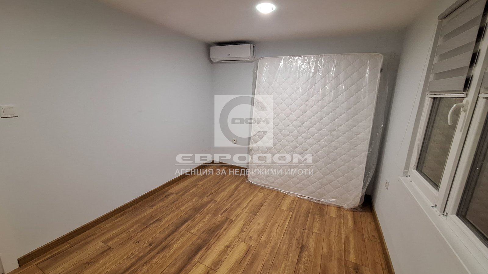 Светъл тристаен дом в сърцето на града – до Телевизионния сервиз - 0