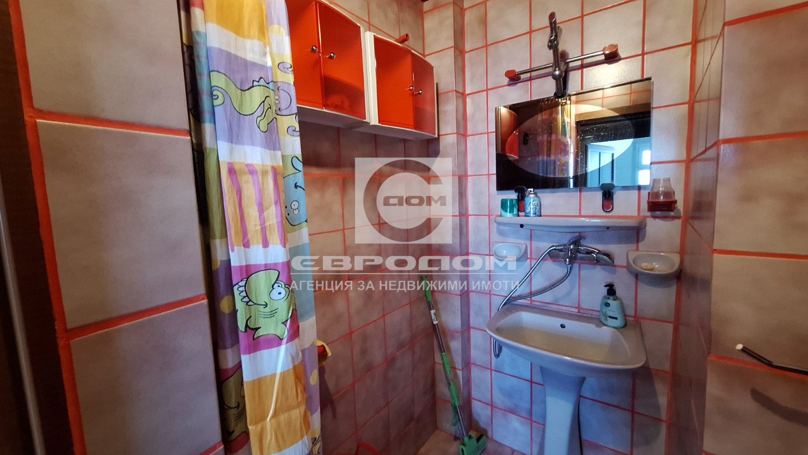 🏢 Просторен апартамент с панорамна гледка – кв. „ Васил Левски “, град Казанлък - 0