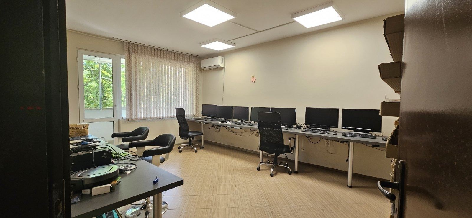 2- стаен апартамент, работещ като офис в момента - 0