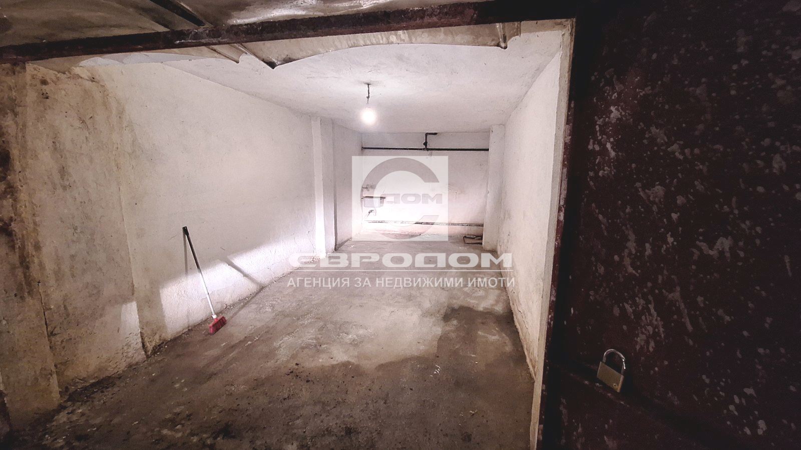 Продавам подземен гараж в кв. Опълченски-0 Продавам подземен гараж в кв. Опълченски - 0