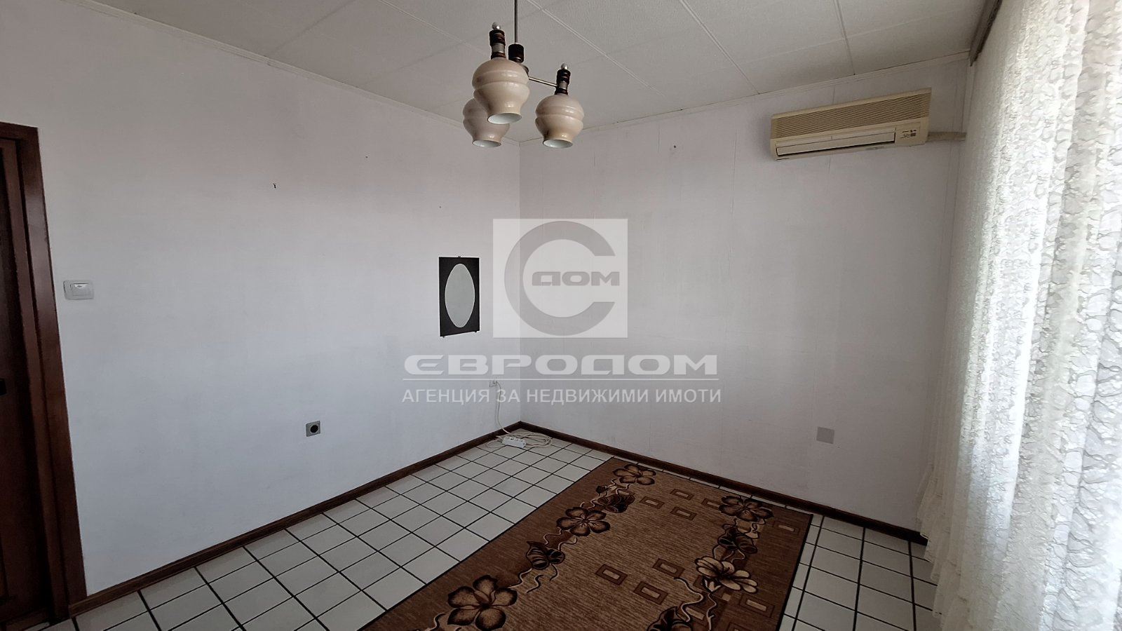 🏢 Просторен апартамент с панорамна гледка – кв. „ Васил Левски “, град Казанлък - 0