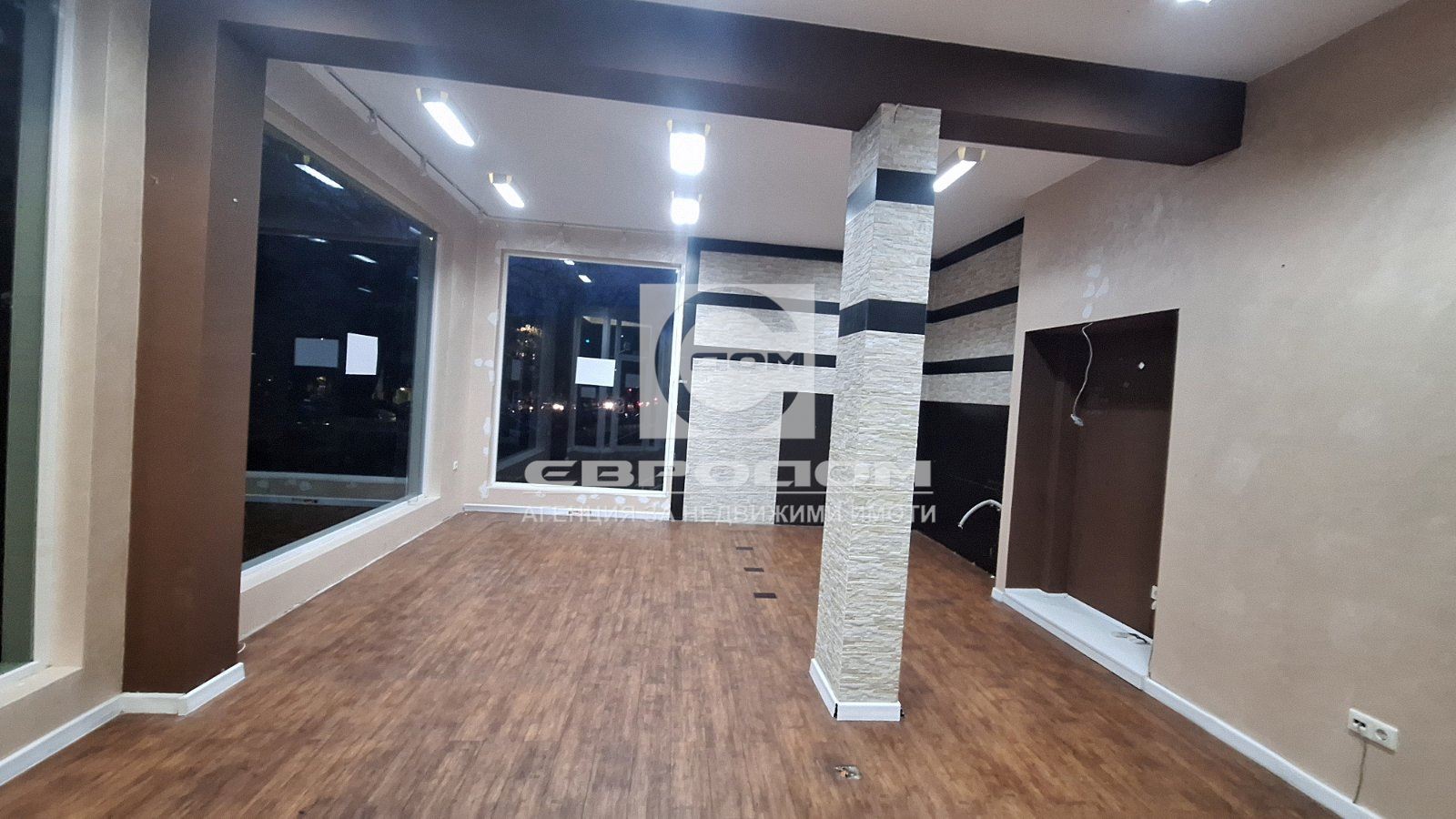 Давам под наем магазин в широк център на Стара Загора-0 Давам под наем магазин в широк център на Стара Загора - 0