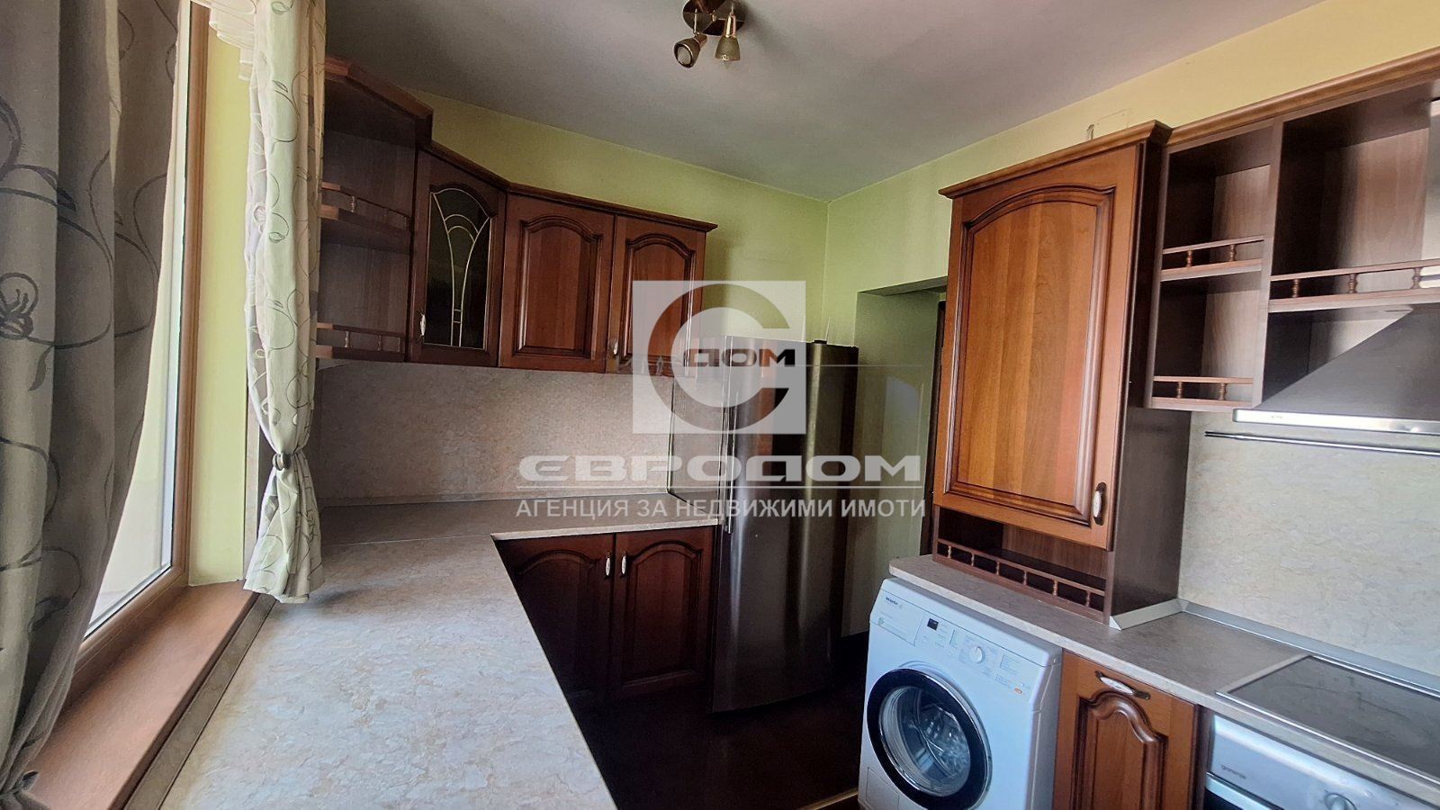 Продавам тристаен апартамент центъра на гр. Стара Загора - 0