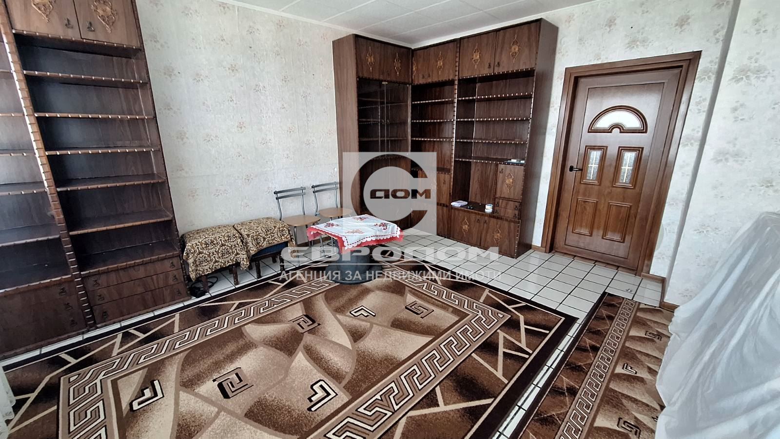 🏢 Просторен апартамент с панорамна гледка – кв. „ Васил Левски “, град Казанлък - 0