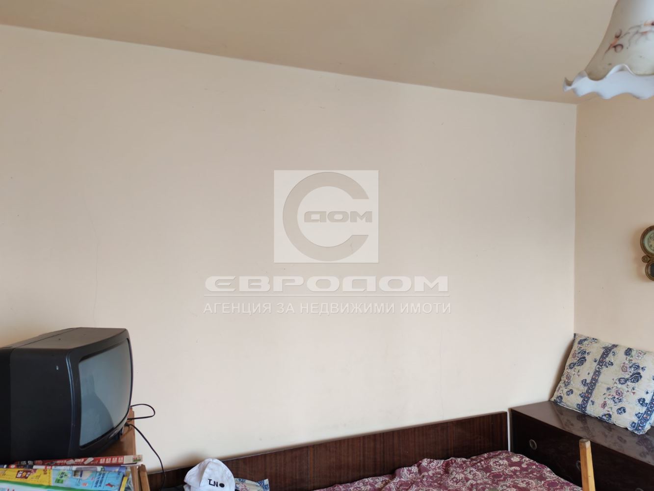 Продавам къща с голям двор в с.Кирилово-0 Продавам къща с голям двор в с.Кирилово - 0