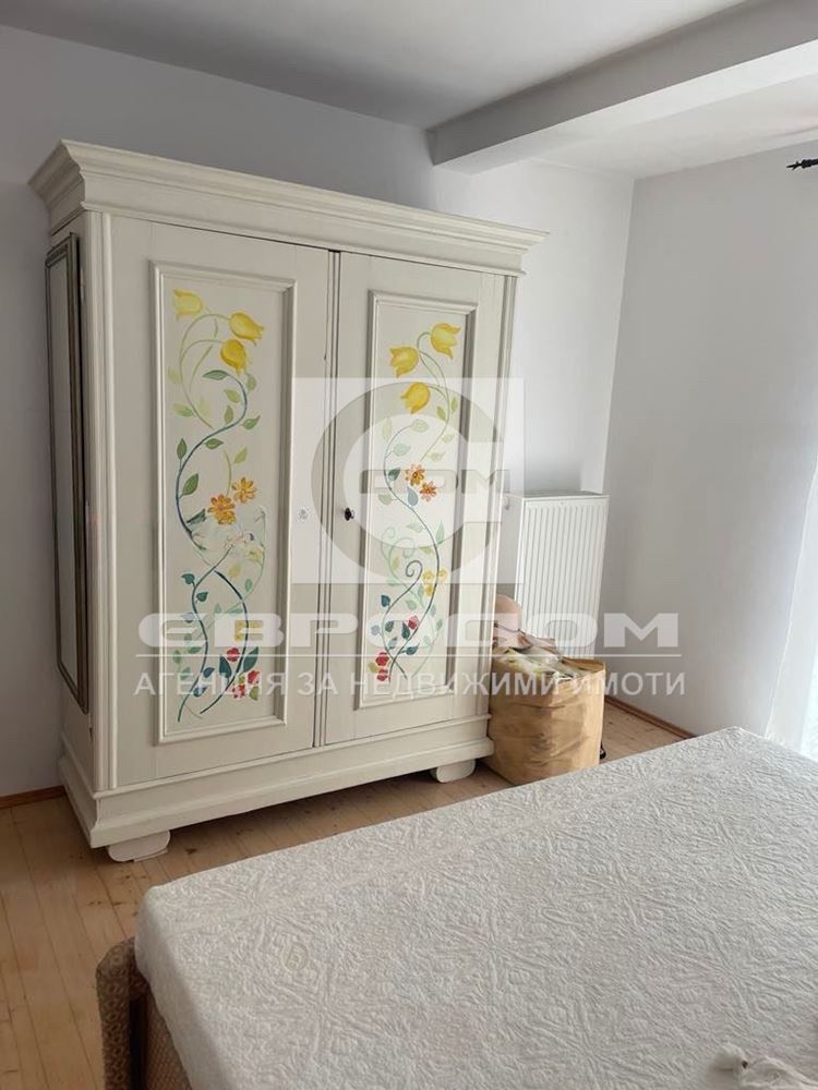 Монолитна къща с артистичен интериор и голям двор в с. Яворово-0 Монолитна къща с артистичен интериор и голям двор в с. Яворово - 0