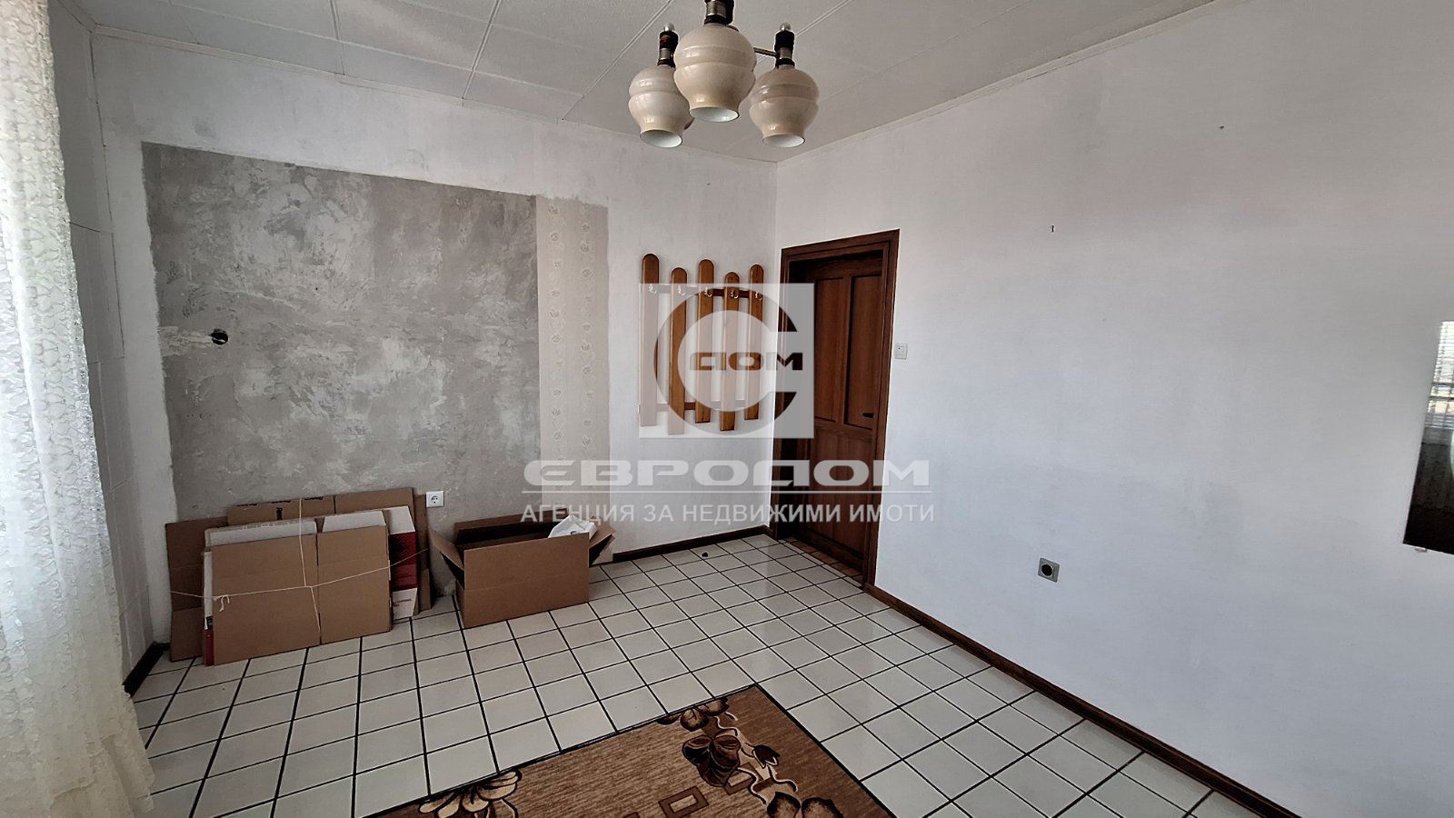 🏢 Просторен апартамент с панорамна гледка – кв. „ Васил Левски “, град Казанлък - 0