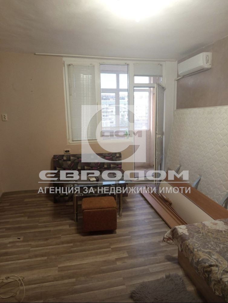 Продавам гарсониера в кв. Три Чучура – Юг-0 Продавам гарсониера в кв. Три Чучура - Юг - 0