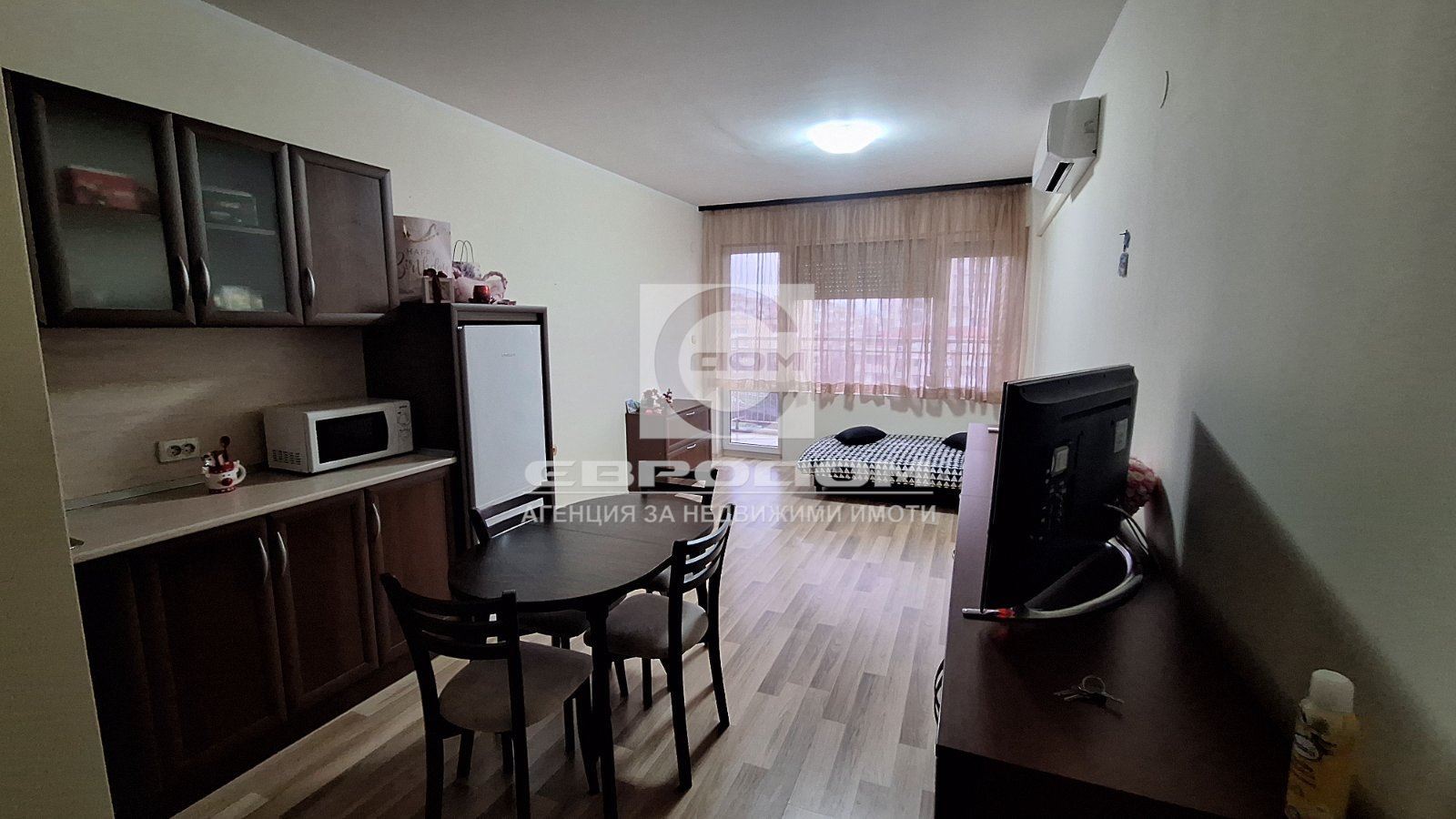 Продавам обзаведен 1- стаен апартамент в кв. Железник-0 Продавам обзаведен 1- стаен апартамент в кв. Железник - 0