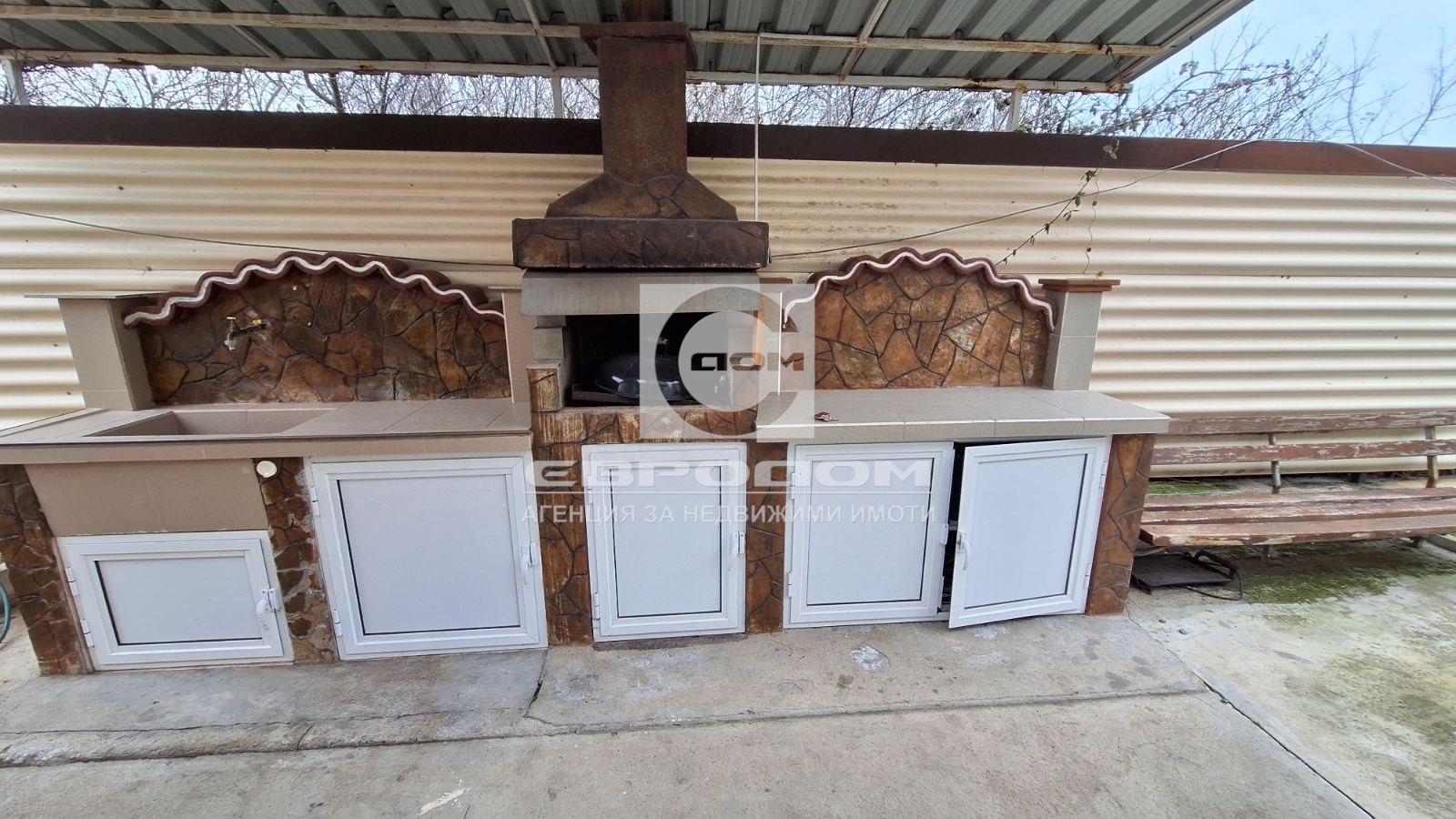 Уютна малка вила под наем в кв. Самара 3-0 Уютна малка вила под наем в кв. Самара 3 - 0