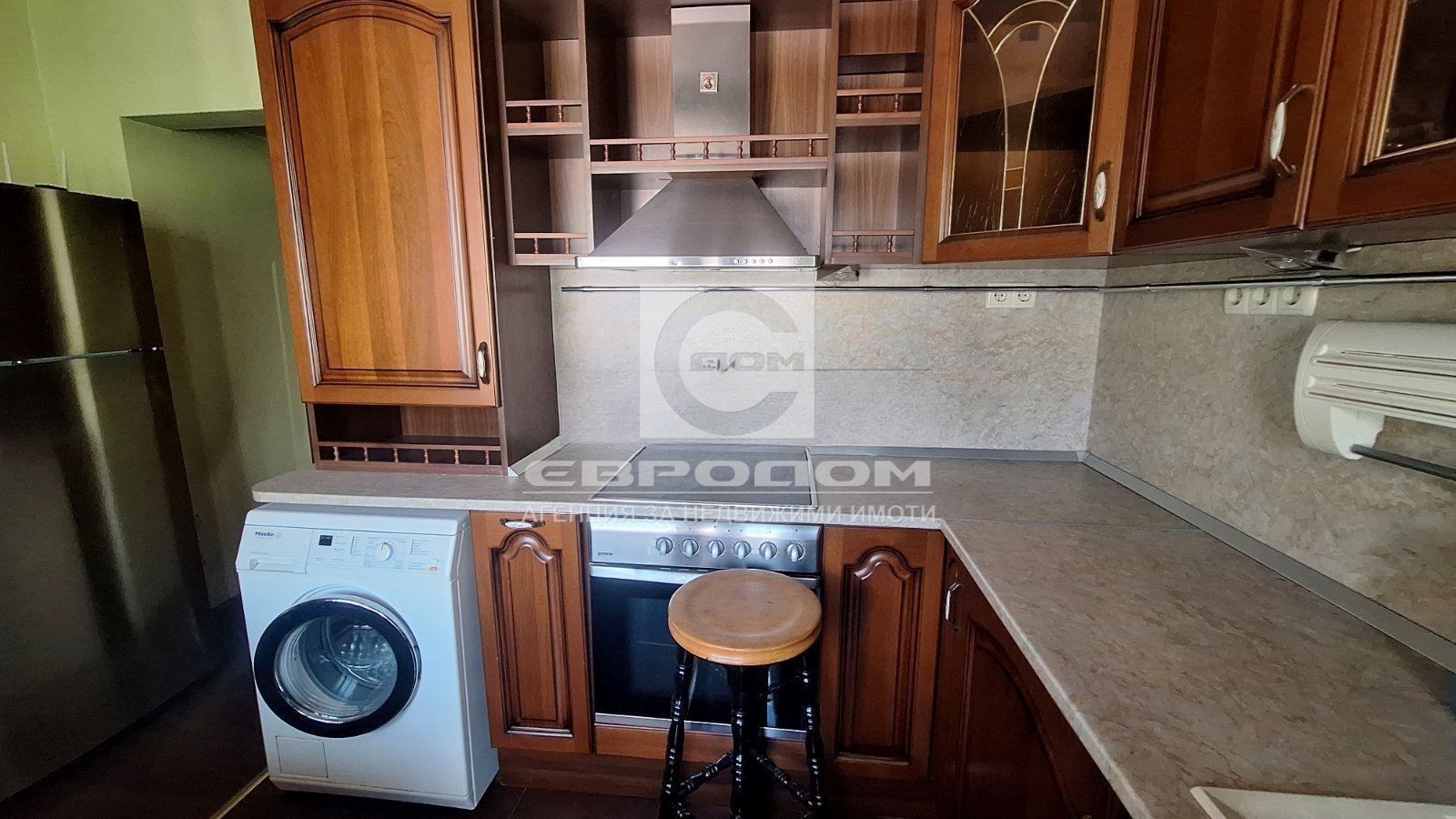 Продавам тристаен апартамент центъра на гр. Стара Загора-0 Продавам тристаен апартамент центъра на гр. Стара Загора - 0