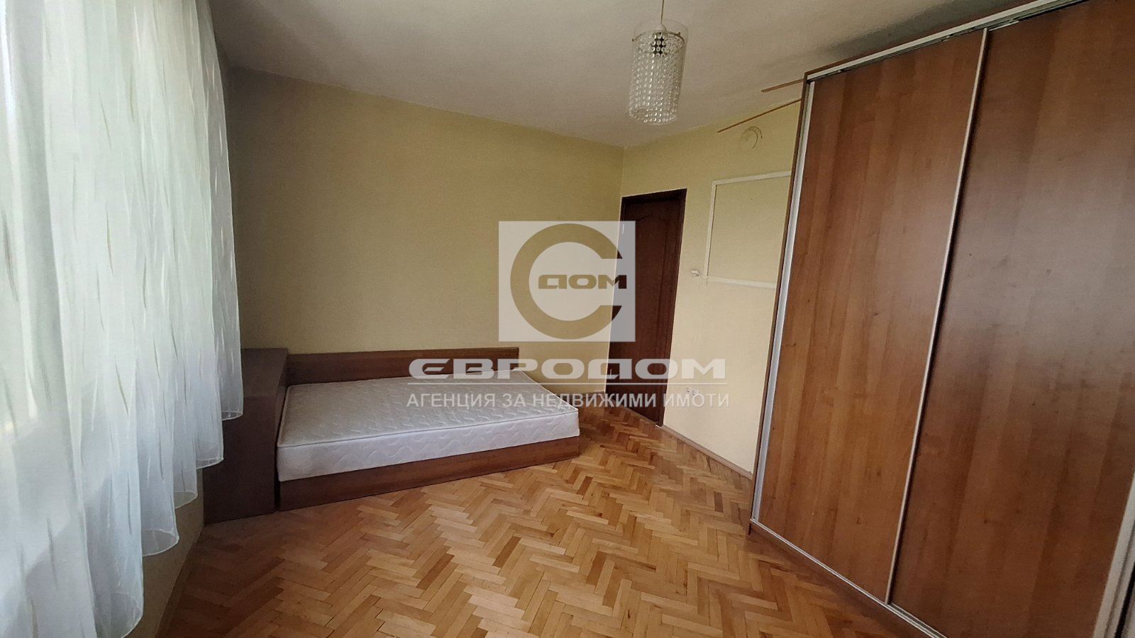 Продавам тристаен апартамент центъра на гр. Стара Загора-0 Продавам тристаен апартамент центъра на гр. Стара Загора - 0