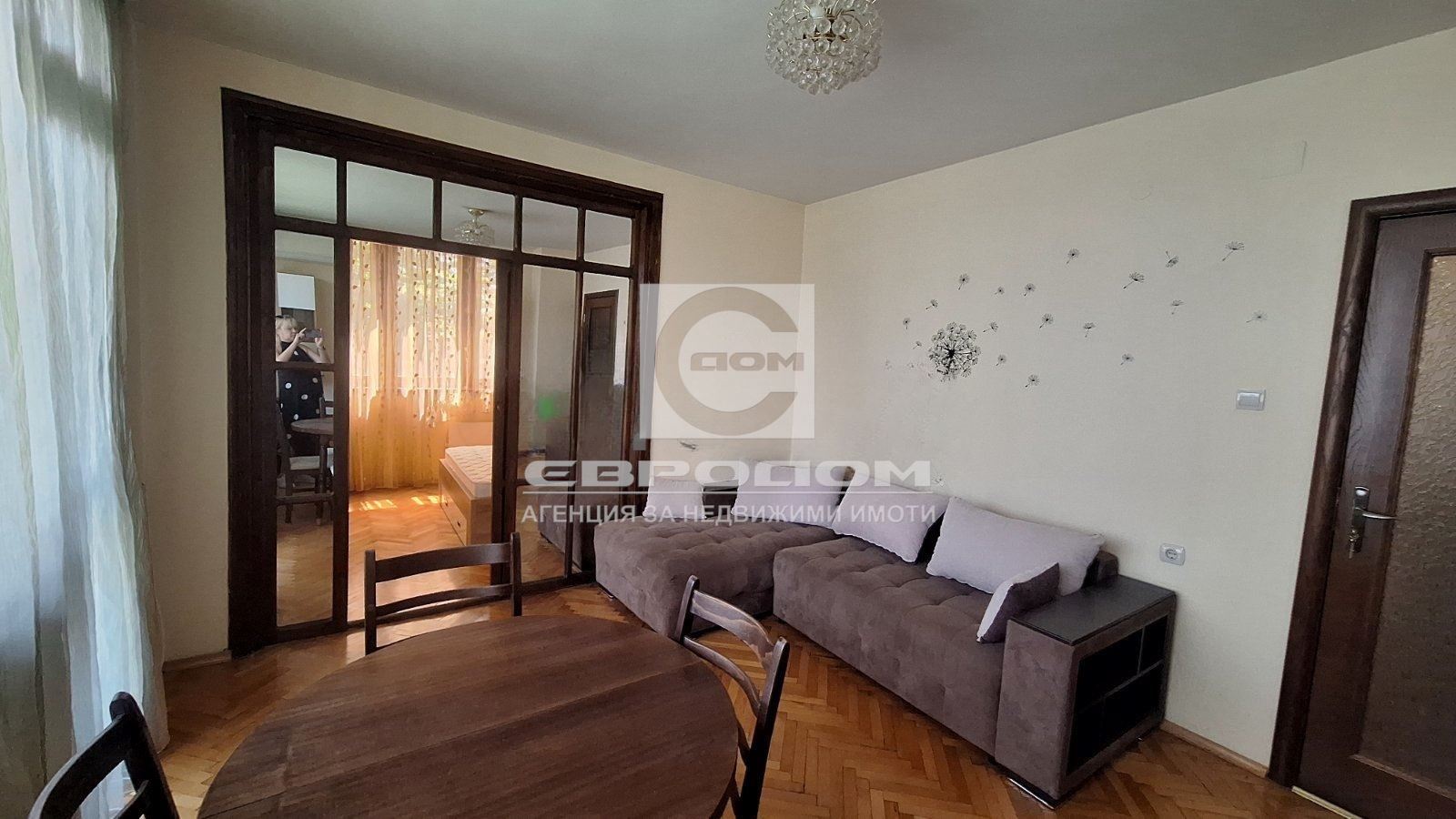 Продавам тристаен апартамент центъра на гр. Стара Загора-0 Продавам тристаен апартамент центъра на гр. Стара Загора - 0