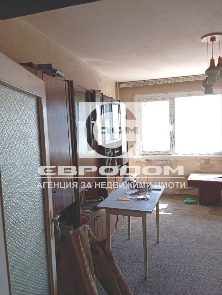 Продавам тристаен в района на математическа гимназия-0 Продавам тристаен в района на математическа гимназия - 0