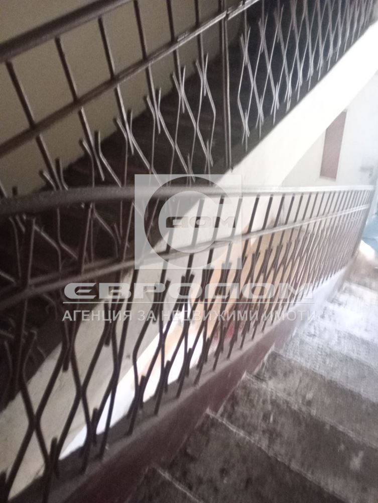 Масивна къща до комплекс " Терма " в село Ягода - 0