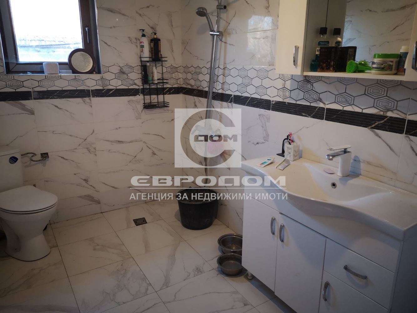 Голяма къща в село Борилово - 0